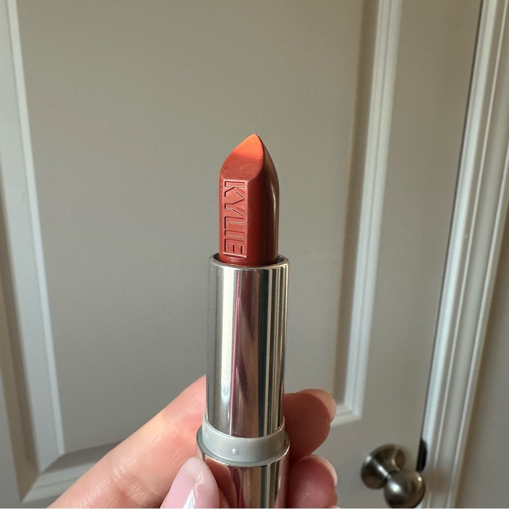 Kylie Jenner Trouble Maker Lipstick